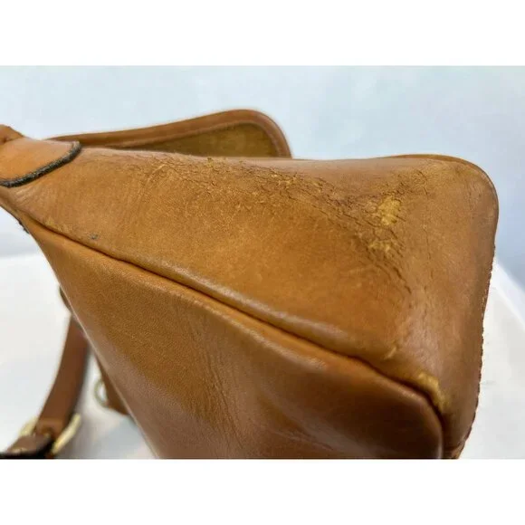 Vintage Tan Leather Crossbody Bag Gold Horseshoe Adjustable Strap - Picture 7 of 14